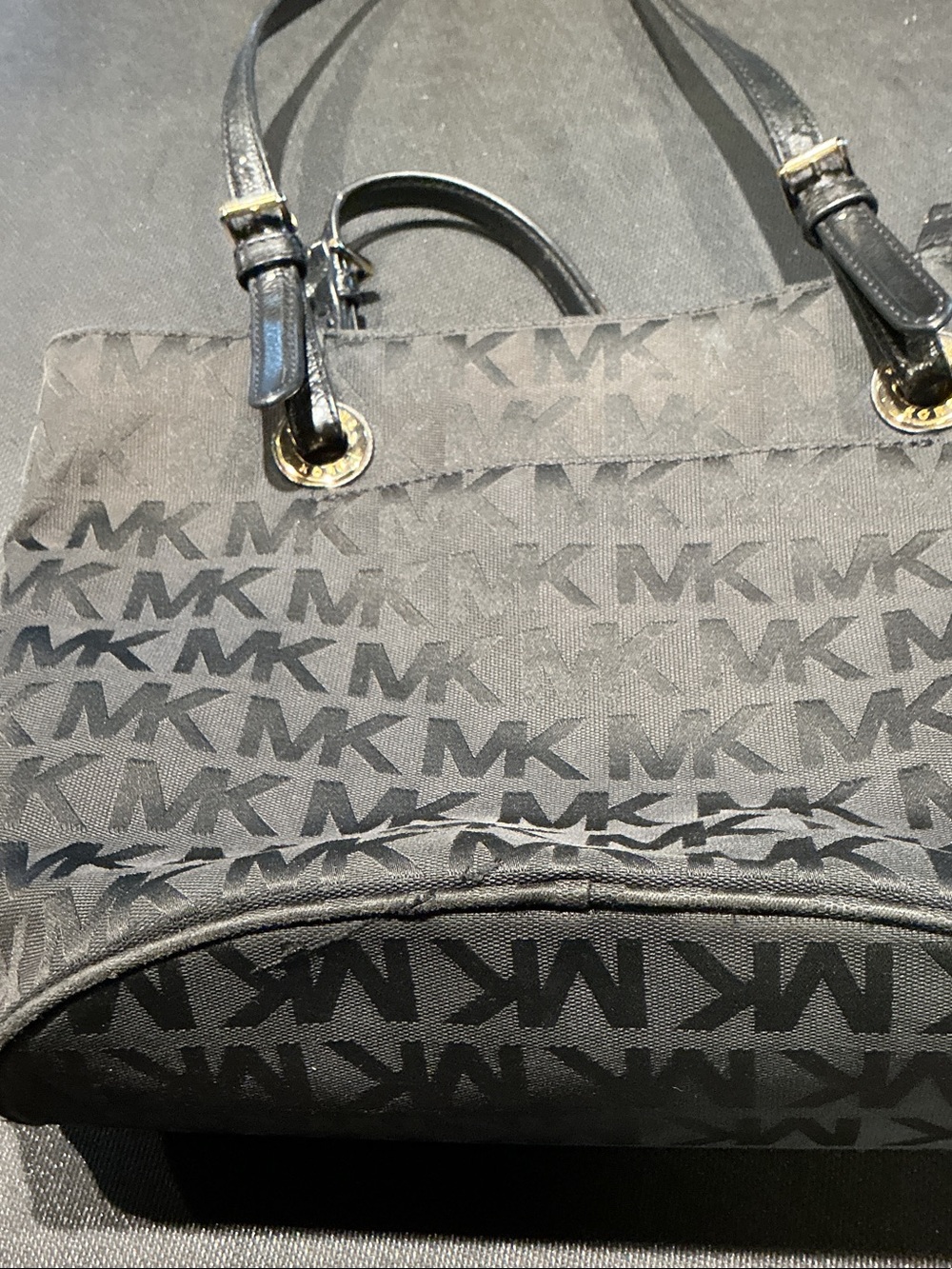 Michael Kors Black MK Signature Tote with Gold Hardware - Picture 4 of 8